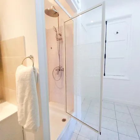 Palais Alexandre 아파트 *